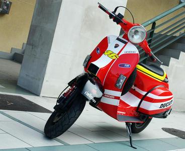 Vespa 200 \"Ducati Rossi\"