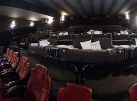 Ikea lleva sus sofás a las salas de cine de Intu Asturias