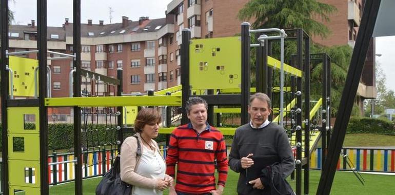 Oviedo comienza la renovación de 12 parques infantiles
