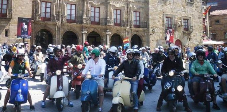 Llega a Gijón la VI Cachoper Run: vespas, lambrettas, cachopos...y solidaridad