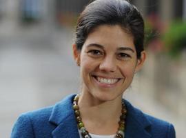 Laura Díaz Anadón gana el Fundación BS a la Investigación Económica