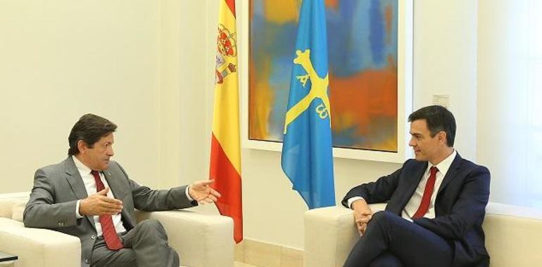 Javier Fernández y Pedro Sánchez mantienen encuentro en Moncloa
