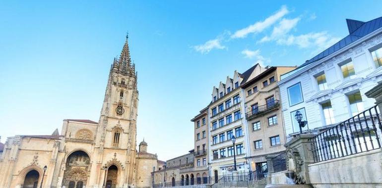 Tercer Mercado Artesano y Ecológico de Oviedo en la Plaza Catedral