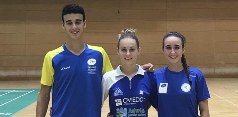 Tres badmintonianos astures con la Selección Española en Japón