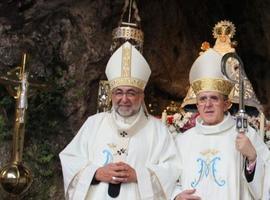 Carlos Osoro recuerda al Papa Francisco ante la Santina