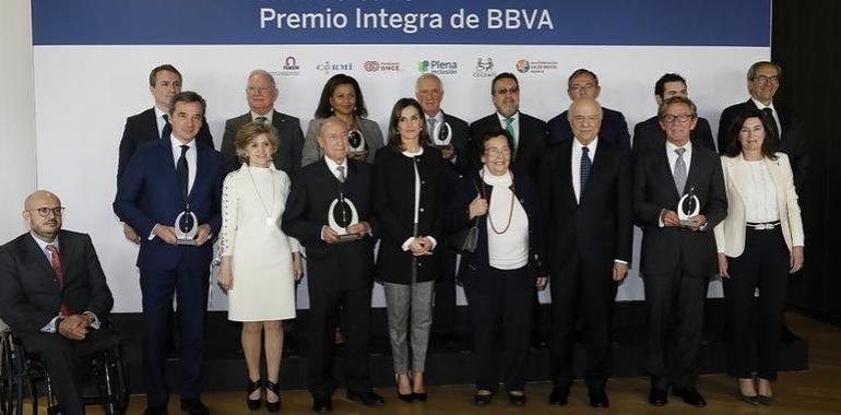 Su Majestad la Reina y el presidente de BBVA entregan el X Premio Integra