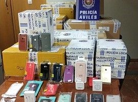 Intervenidos en una tienda de Avilés 2.408 accesorios falsos de Apple y Samsung