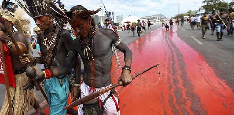 Bolsonaro “declara guerra” contra los pueblos indígenas de Brasil