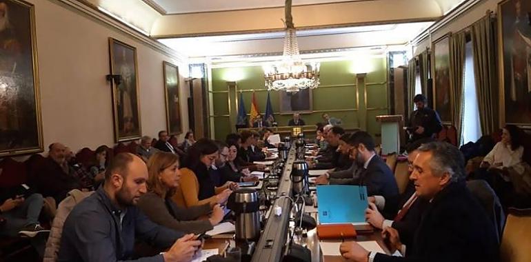 El Pleno de Oviedo respalda la gestión municipal de Urbanismo sobre las canteras de Priorio