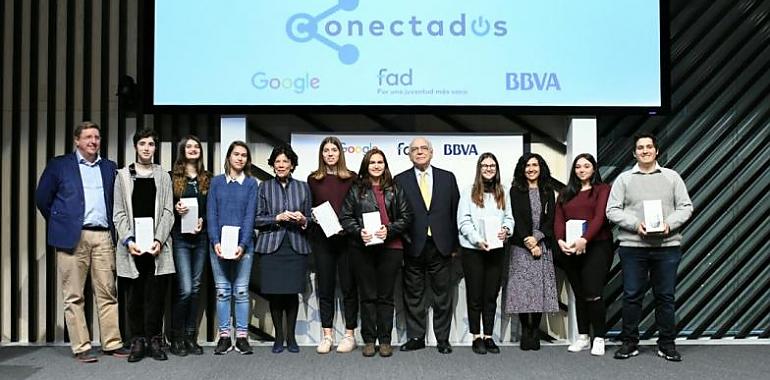 Google, BBVA y Fad entregan los Conectados a los 8 adolescentes galardonados