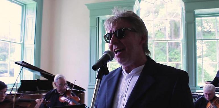 Barry Palmer acompaña a la banda "Tubular Tribute" en Avilés con la música de Mike Oldfield