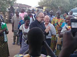 El Arzobispo de Oviedo visita la misión diocesana en Benín