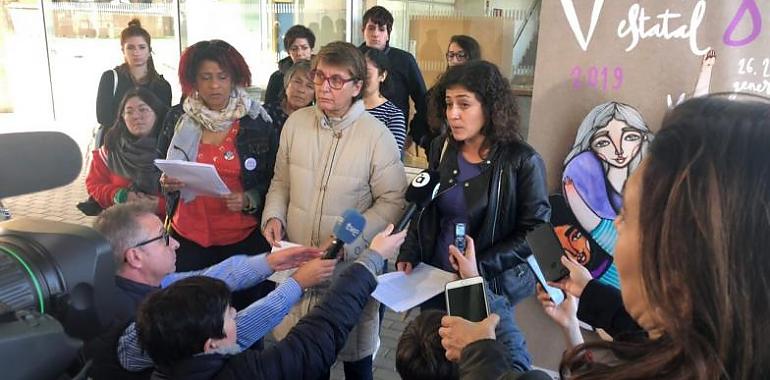 Más de 500 mujeres debaten en Valencia sobre la próxima huelga feminista