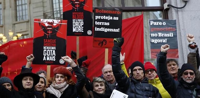 Los pueblos indígenas de Brasil encabezan la protesta mundial contra Bolsonaro