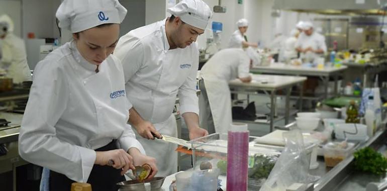 Alumnos del IES Leopoldo Alas Clarín pasan a la final del concurso ‘Cocina con Quescrem’