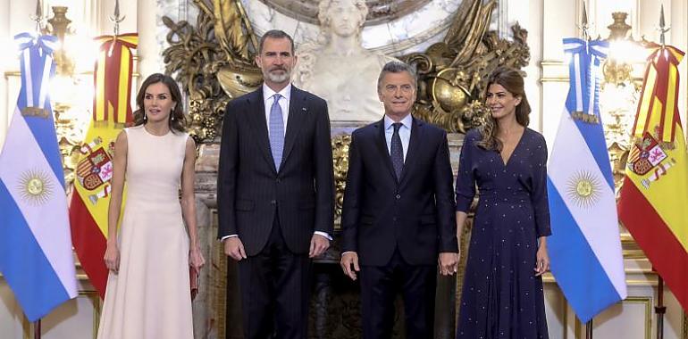 Respaldo de Felipe VI a “todos los programas de reforma en marcha” en Argentina.