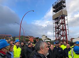 Vallina clama contra la precariedad en la concentración de auxiliares de Arcelor