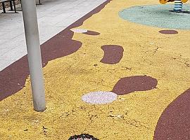 Cs Gijón denuncia el mal estado del suelo del parque infantil en Plaza de Europa