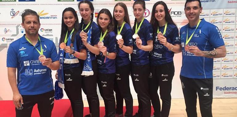 Bronce para el equipo femenino del Ovida Bádminton Oviedo