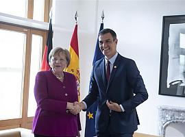 Pedro Sánchez y Angela Merkel analizan en Bruselas la futura agenda estratégica europea
