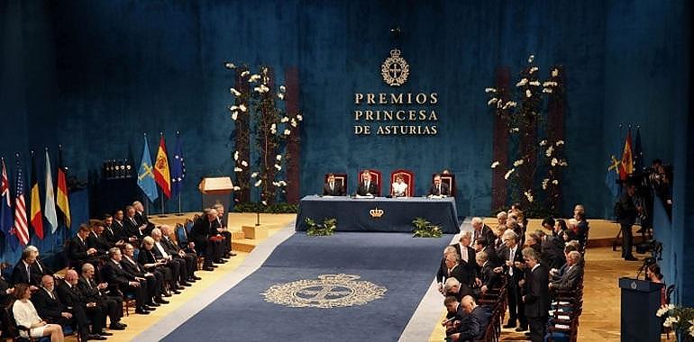 SS.MM. los Reyes se reunirán hoy con los miembros de los Patronatos de la Fundación Princesa de Asturias