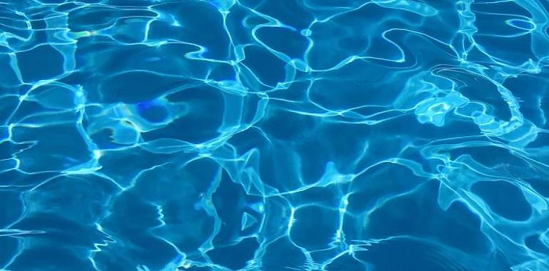 Oviedo abre las piscinas municipales, gratuitas, desde el lunes