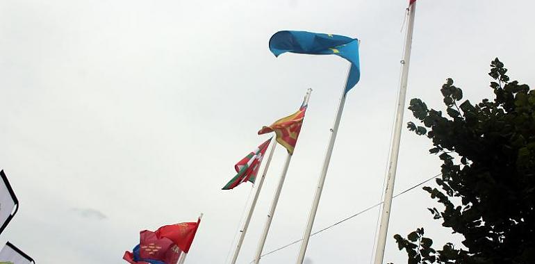 El Sella, banderas al viento