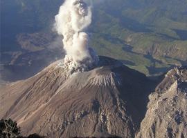 El despertar del volcán chileno Hudson provoca alertas en Argentina