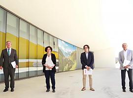 La exposición Centro Niemeyer. Reflejos de Asturias, inicia en Llanes su recorrido 