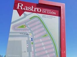 Artículos nuevos y alimentación vuelven al Rastro de Gijón