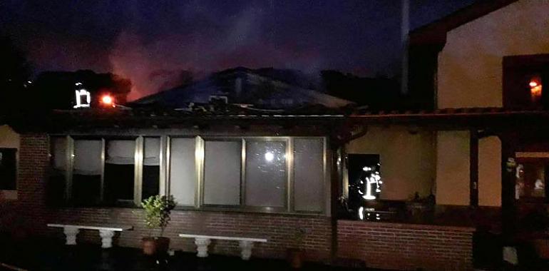 Sofocado incendio en una vivienda en Ferreros de Ribera