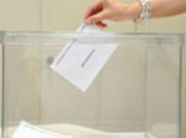 IU denuncia ante la Junta electoral las papeletas al Senado enviadas por el PP