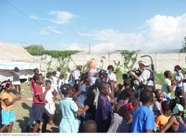 Ana Duato, una voz por Haití