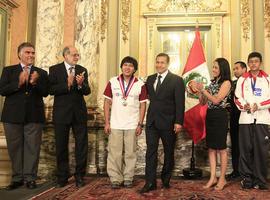 Perú premia al campeón mundial de Ajedrez y al subcampeón