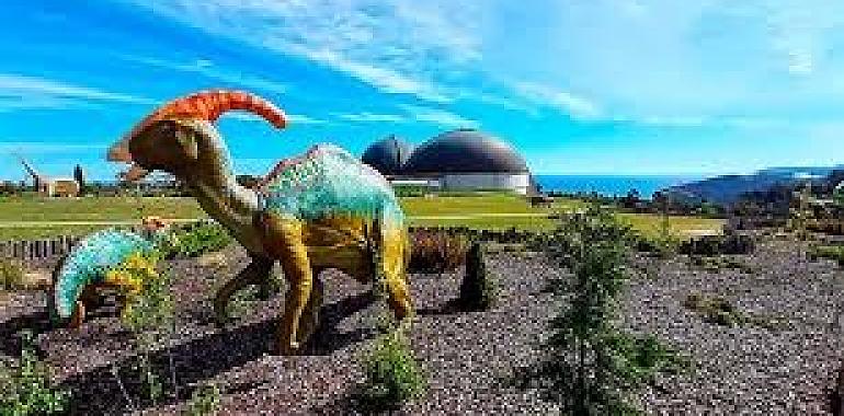 El MUJA lleva la ciencia a los pueblos: Encuentros con los dinosaurios en Llastres y Colunga