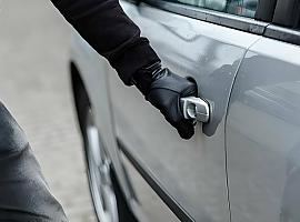 La Policía Nacional detiene a un ladrón reincidente tras un robo en vehículo en Avilés