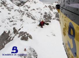 Restacados los dos compañeros del montañero muerto en Torreblanca, en Picos