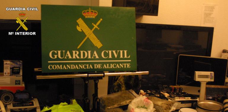 La Guardia Civil  incauta  2000 kilos de cocaína         