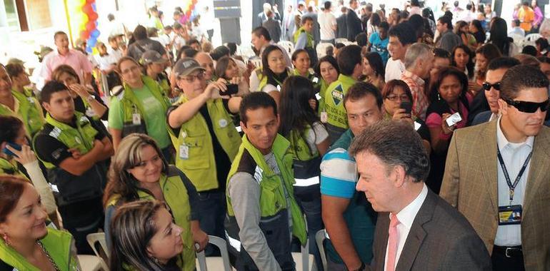 ‘Tenemos que esperar a que se vaya el Fenómeno de la Niña para reconstruir el país’: Presidente Santos   