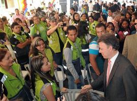 ‘Tenemos que esperar a que se vaya el Fenómeno de la Niña para reconstruir el país’: Presidente Santos   