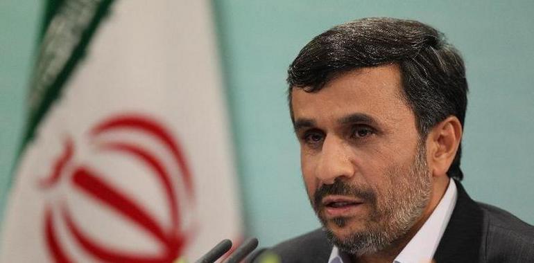 Ahmadineyad inicia en Venezuela su gira por América Latina