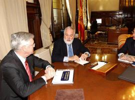 Arias Cañete recibe al Presidente de la Federación Nacional de Industrias Lácteas, Astals