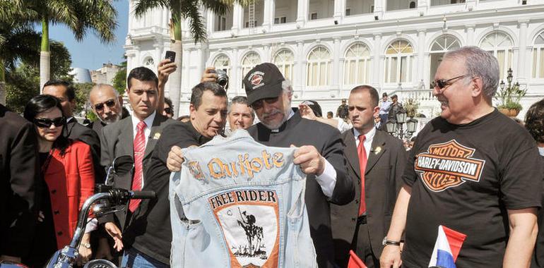 Fanáticos de las motos Harley en el Bicentenario del Paraguay