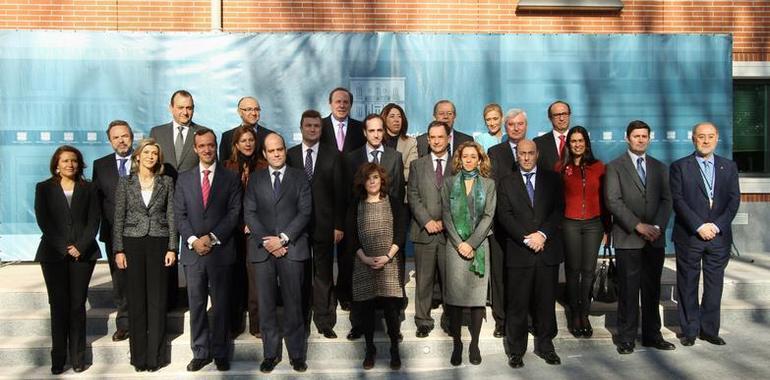 Soraya Sáenz de Santamaría se reúne con los Delegados del Gobierno
