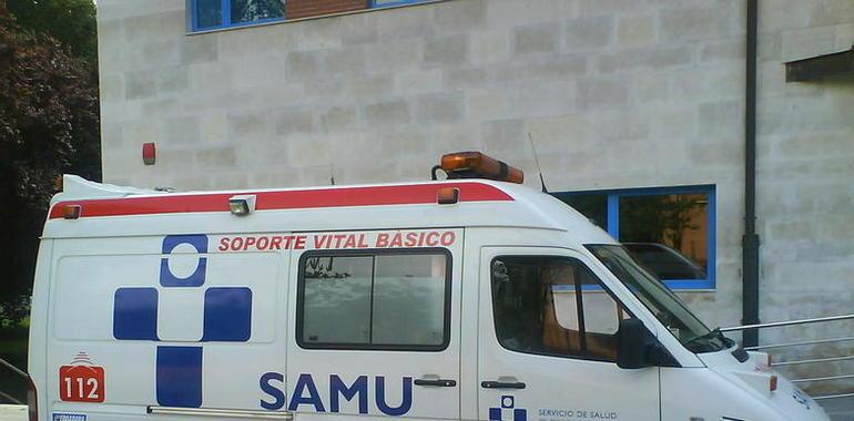 Herido al volcar su vehículo en Balmori