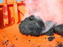 El volcán submarino de La Restinga continúa expulsando material magmático a la superficie