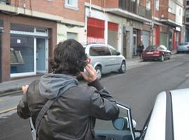 La Ertzaintza distribuye teléfonos \bortxa\ con localizador GPS para víctimas de maltrato