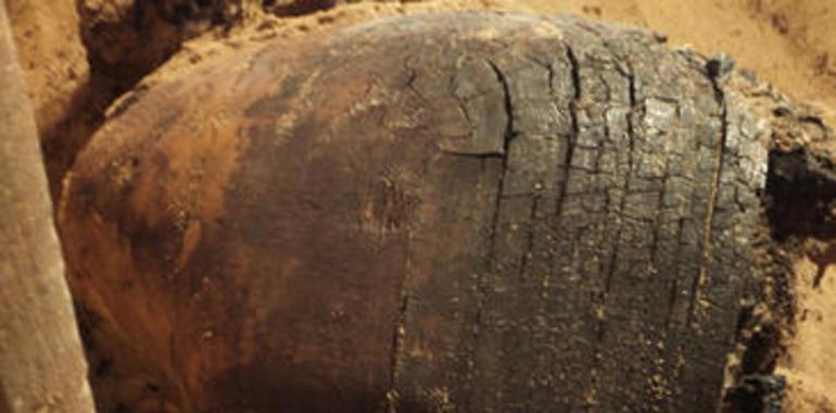 Veinte momias y un sarcófago de madera descubiertas en Egipto por investigadores españoles
