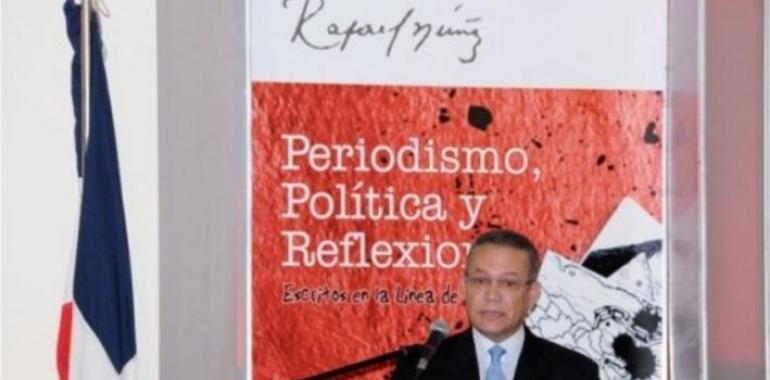 Presentado el libro "Periodismo, Política y Reflexiones: Escritos en la Línea de Fuego"