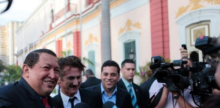 Chávez: Sean Penn tiene ideas maravillosas para cooperar con Haití 